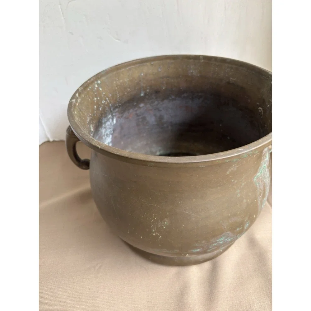 Vintage Jardiniere Hammered Brass Planter w Elephant Head Handles 9